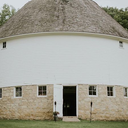 רד ווינג Round Barn Farm B & B Event Center מראה חיצוני תמונה